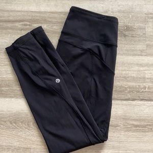 Lululemon 7/8th length legging size 6